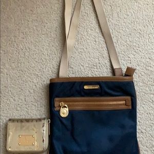 Michael Kors pocket book with free wallet!!!